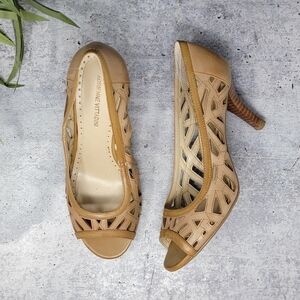Adrienne Vittadini | Grandy Tan Leather Cutout Peep Toe 3" Heels Size 7